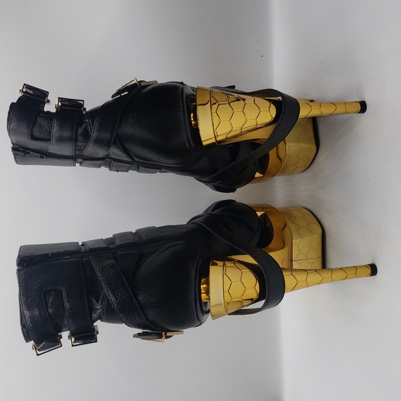 Versace size 39 color black leather 100% Authentic - Picture 4 of 17